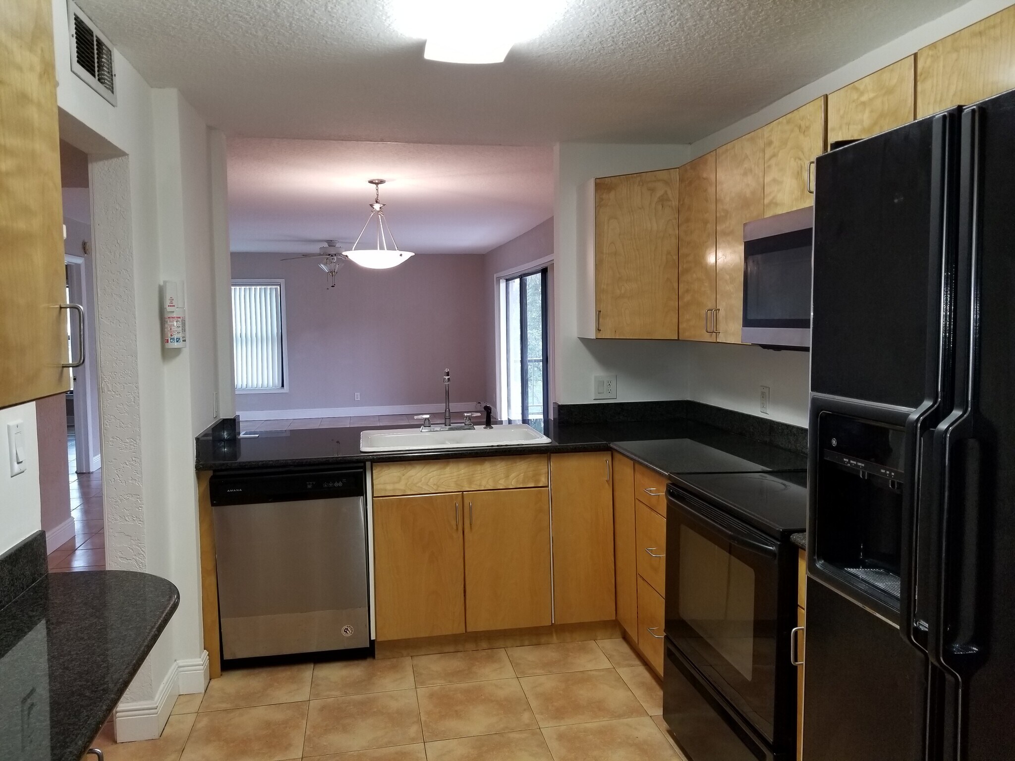 Building Photo - 430 Commodore Dr