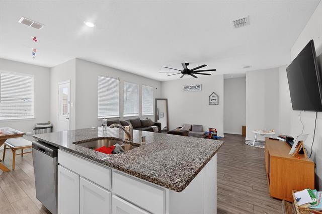 Building Photo - 423 Pepperbark Ave