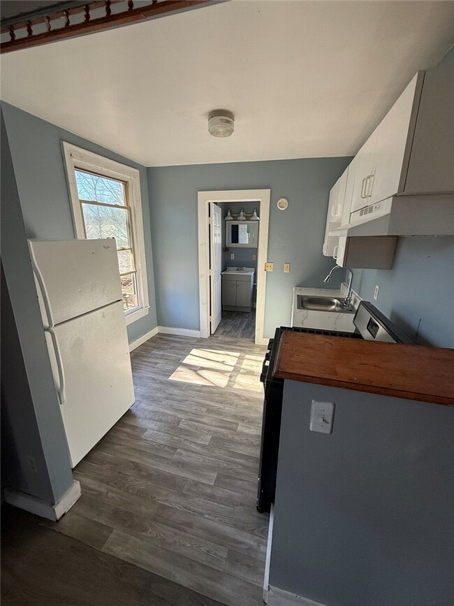 Building Photo - 8 Greene St