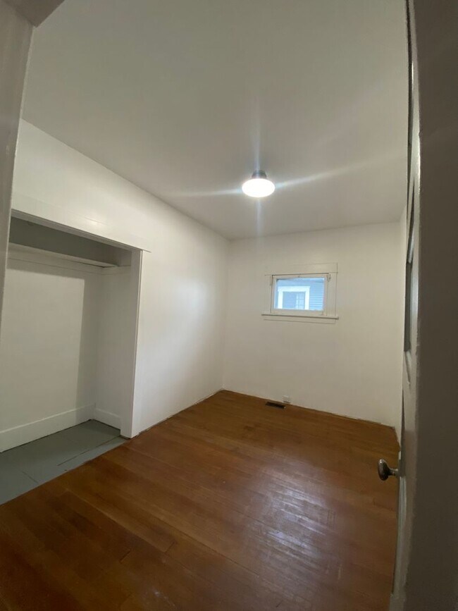 Building Photo - Illinois Duplex