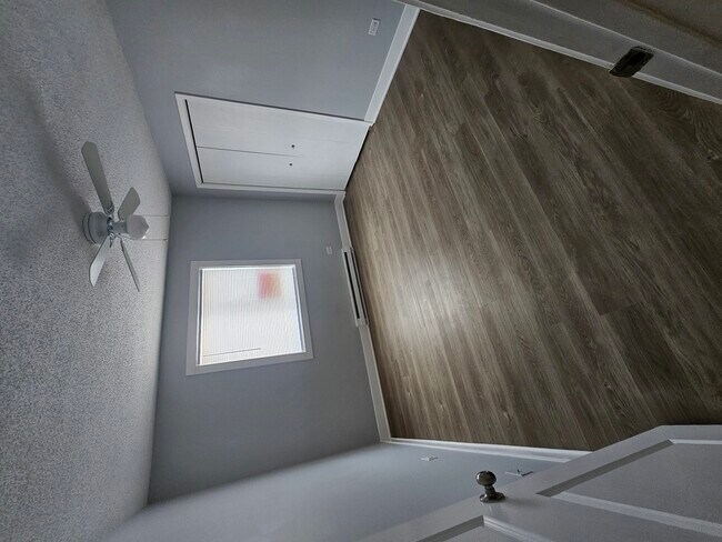 Building Photo - 212 Madison St