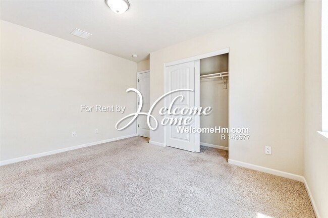 Building Photo - Beautiful Capital Village Home