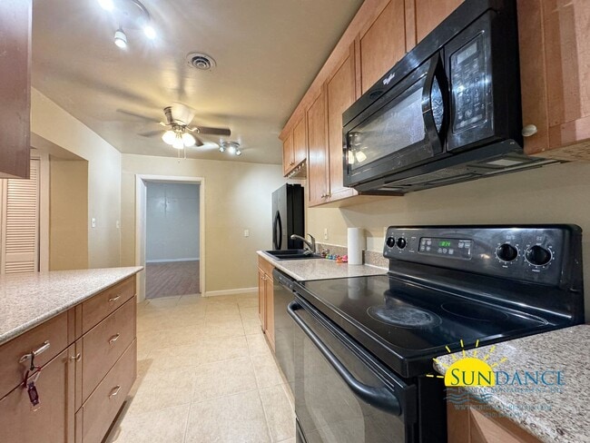 Building Photo - Charming 4-Bedroom Home in Fantastic Neigh...