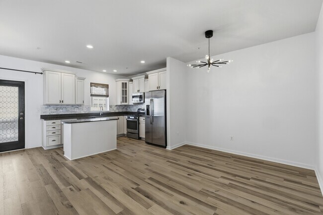 Building Photo - 1137 Red Hawk Way