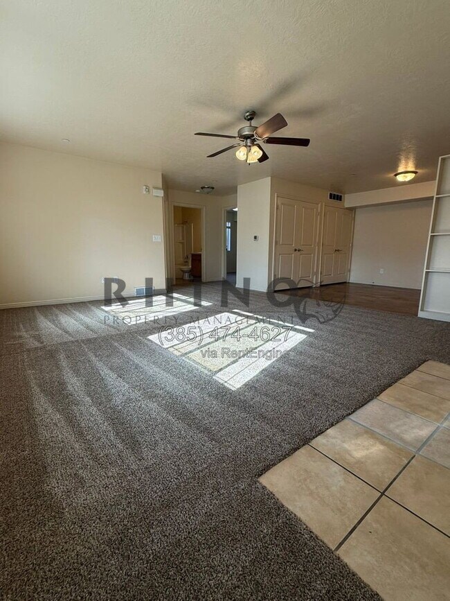 Building Photo - 6941 Village River Ln