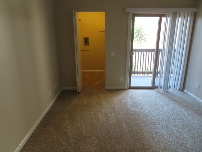 Building Photo - Updated Two Bedroom Condo in Fashion Valley / Mission Valley