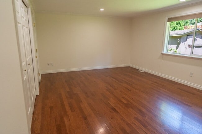 Building Photo - 3bd/1.75ba Sammamish House