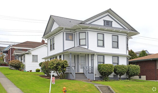 Primary Photo - 2601 Grand Ave