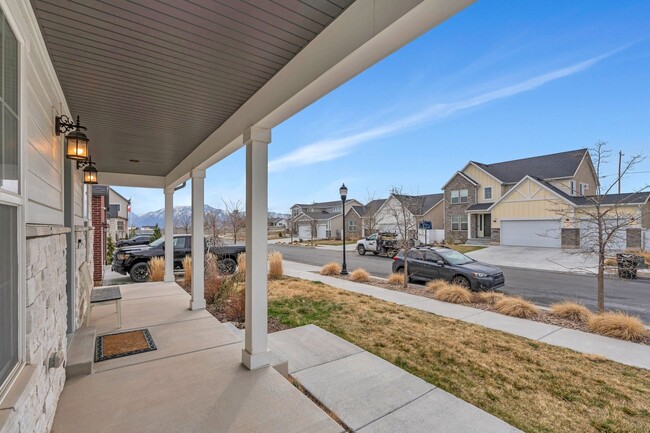 Building Photo - Stunning 5 Bedroom Herriman Home with Mode...