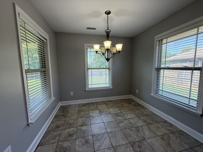 Building Photo - 246 Fields Pond Dr