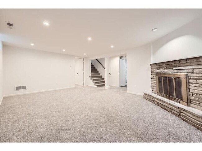 Building Photo - 3808 Welcome Ave N