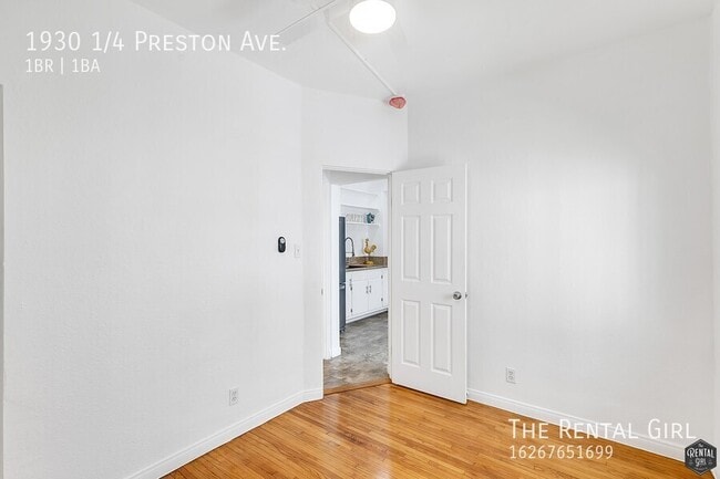 Building Photo - 1930 1/4 Preston Ave. -