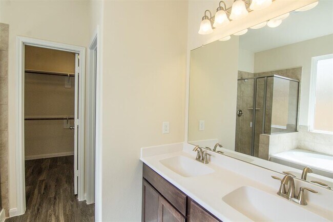 Building Photo - 29647 Clover Shore Dr