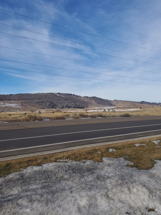 Building Photo - Updated 3 Bedroom Townhouse Across From Horsetooth Reservoir!