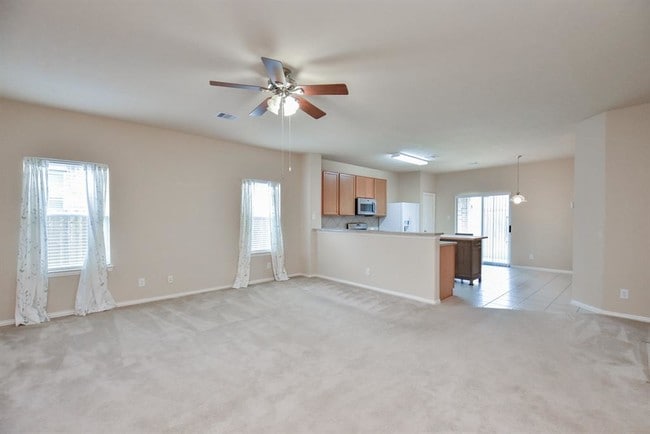 Building Photo - 6127 Carver Pines Dr