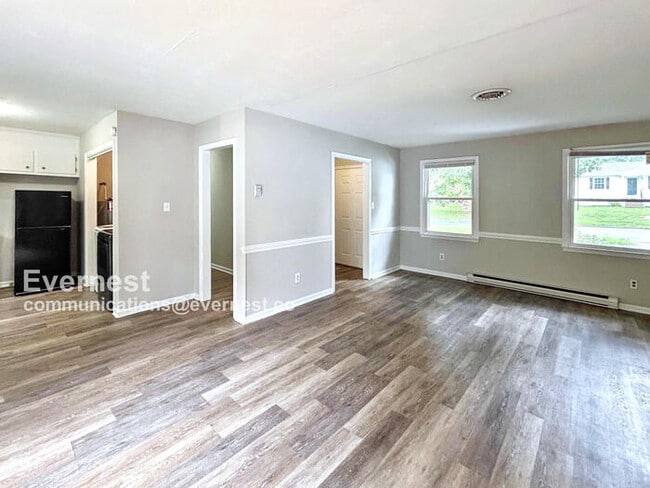 Building Photo - 9307 Shiloh Dr