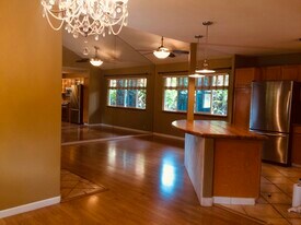 Building Photo - 124 Omaikai Pl