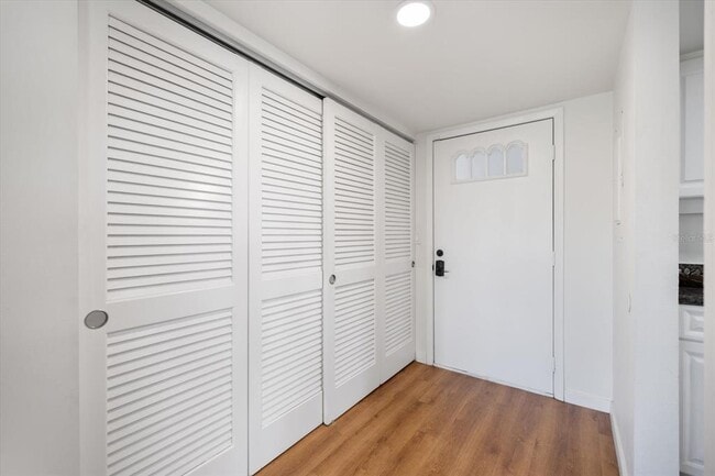 Building Photo - 822 Capri Isles Blvd