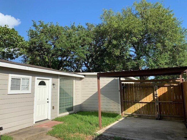 Building Photo - 4907 Marietta Ln