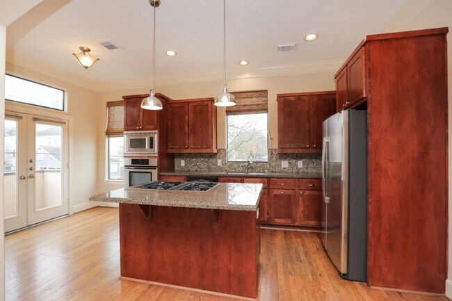 Building Photo - 1205 Birdsall St