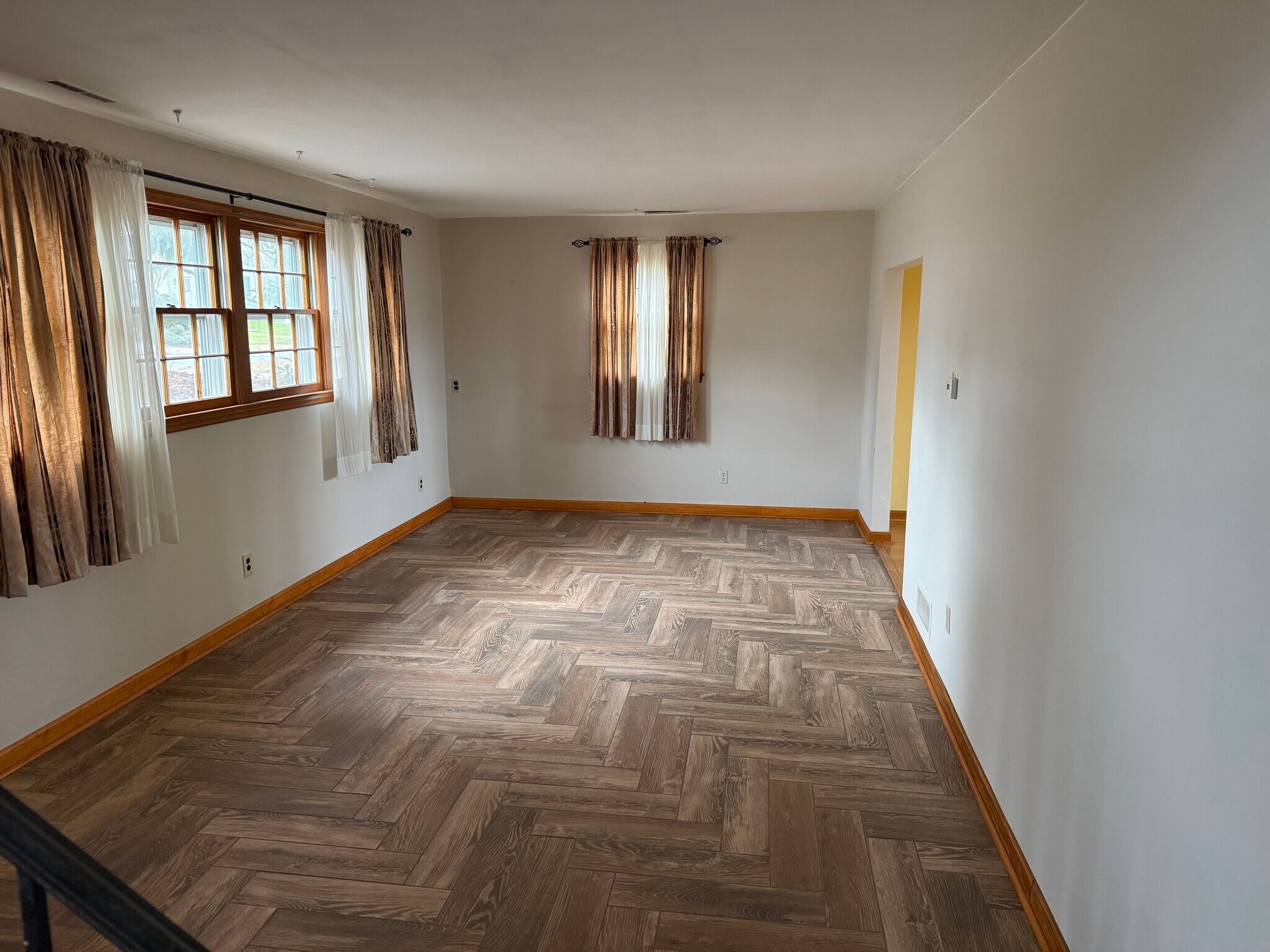 Building Photo - 448 Lake Ave