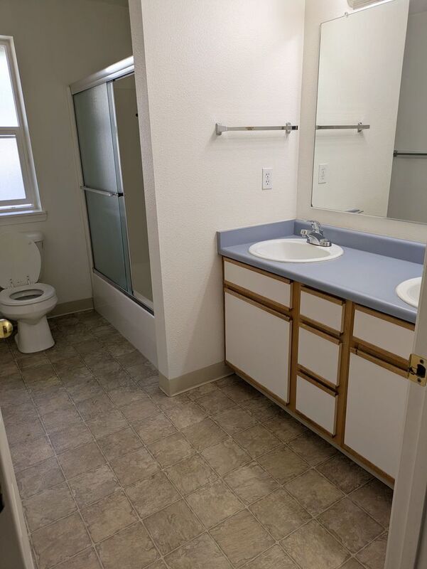 Building Photo - 17985 SW 115th Ave