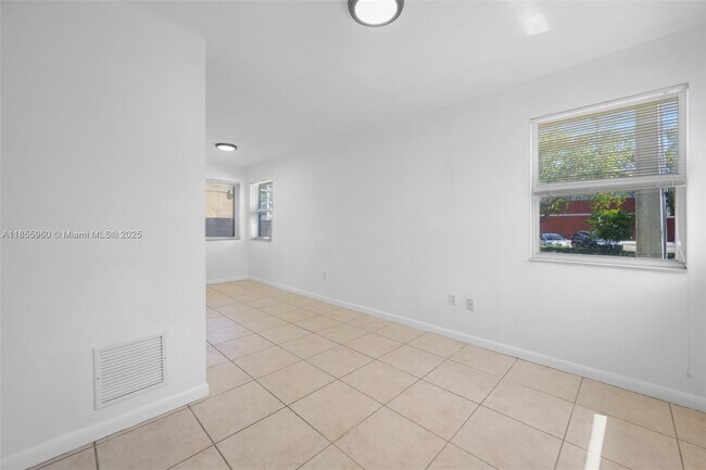 Building Photo - 577 NE 82nd St