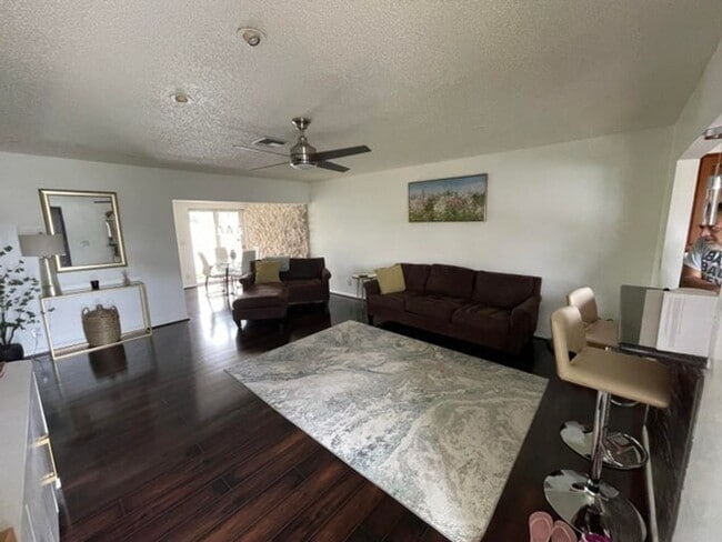 Building Photo - 208 Sims Creek Dr