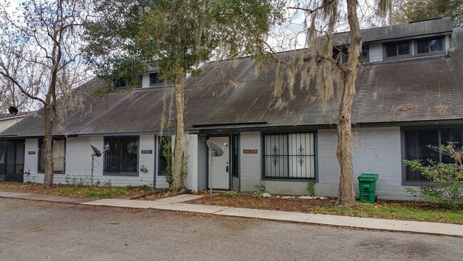 Building Photo - 2/2 Townhome in SW Gainesville - Available NOW!