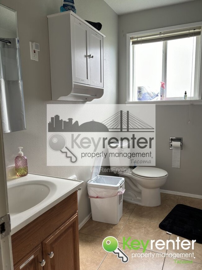 Building Photo - 1302 E 40th St