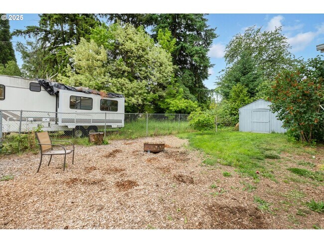 Building Photo - Classic Hillsboro Home with Two Spacious B...