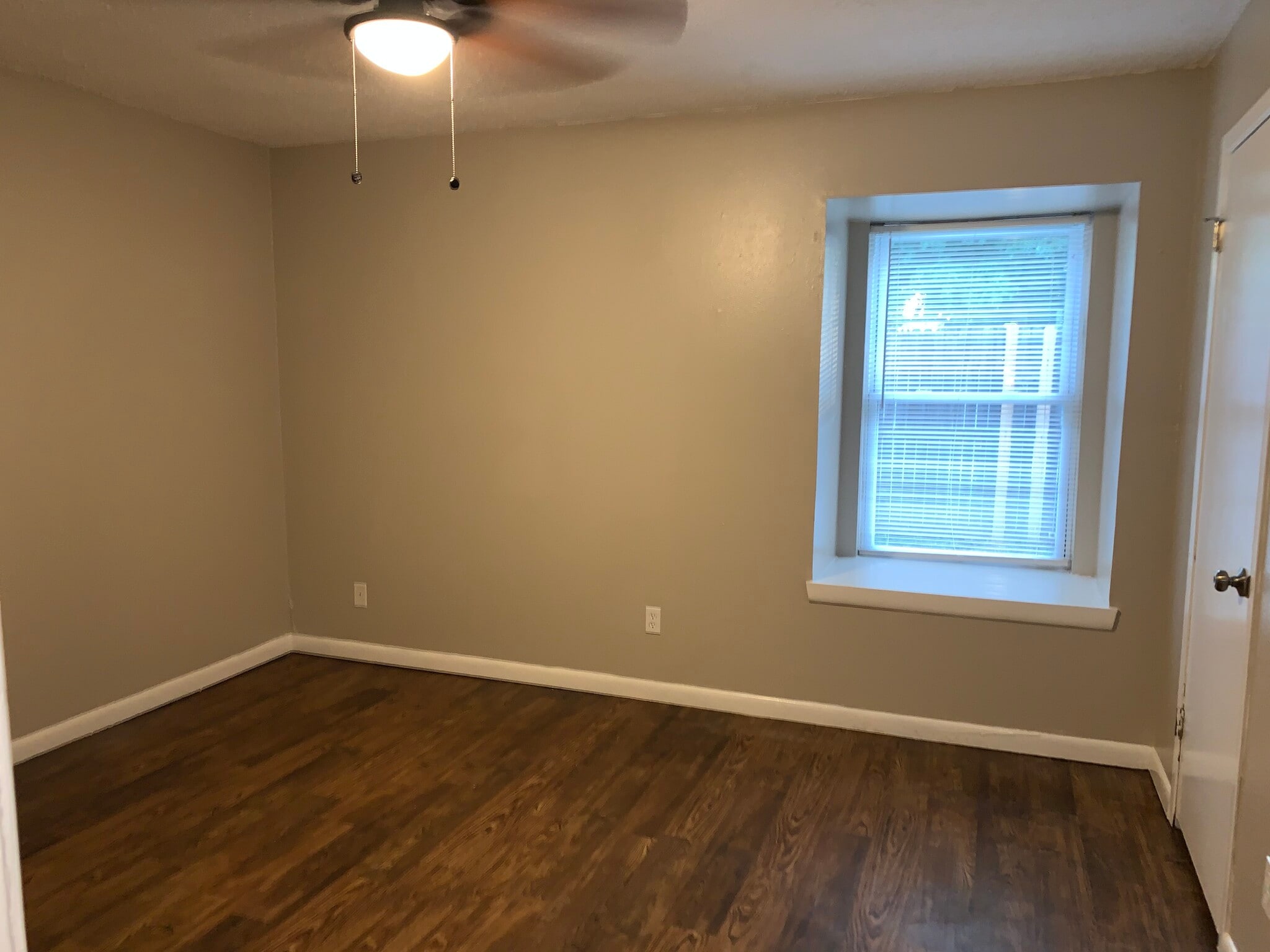 Ceiling fan in master with bay window - 2142 W Brooks St