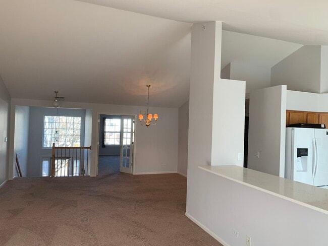 Building Photo - 876 Stuarts Dr