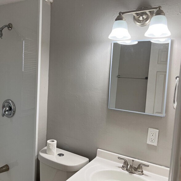 Building Photo - 25731 Forestview Ave