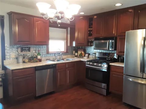 Primary Photo - 322 Chestnut St