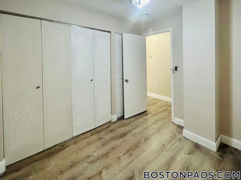 Building Photo - 2 Weaver Street