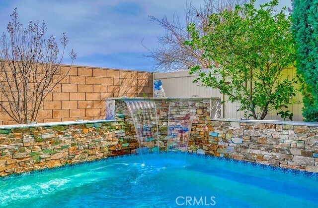Building Photo - 6850 Lucite Dr