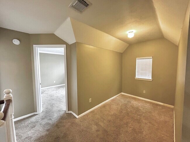 Building Photo - 14339 Fair Knoll Way