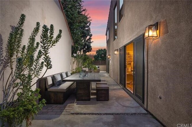 Building Photo - 470 Vista Trucha