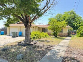 Building Photo - 4360 Twain Dr