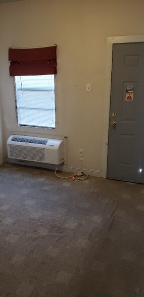 Building Photo - 1107 Odeon St