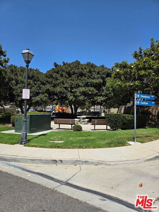 Building Photo - 8805 Berkshire Way