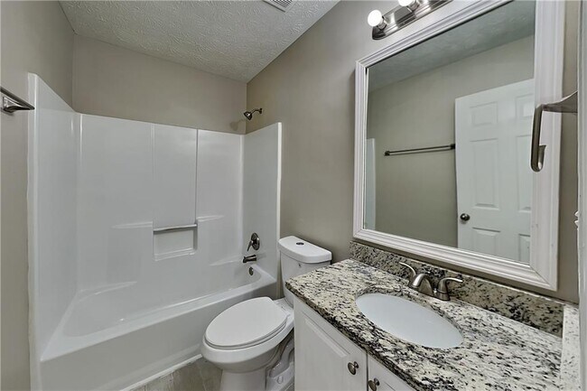 Building Photo - 434 Robin Hood Dr