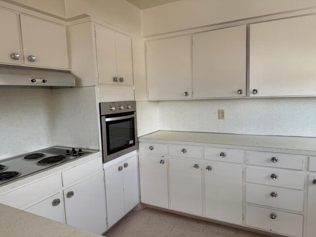 Building Photo - 1767 Oxford Dr