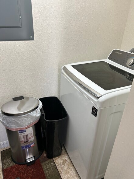 Building Photo - 3918 San Rocco Dr