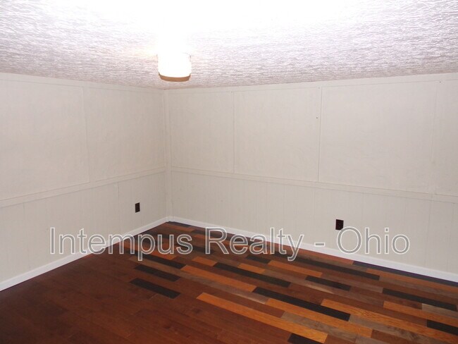 Building Photo - 7839 Meadowhaven Blvd