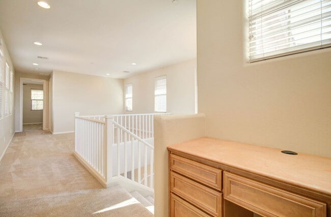 Building Photo - 9427 E Trailside View