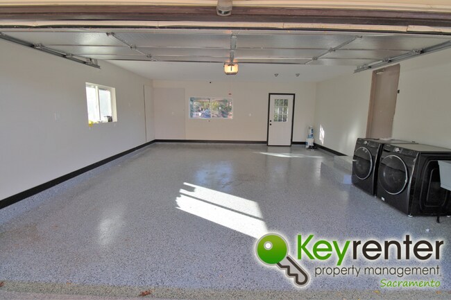 Building Photo - 4741 Foster Way