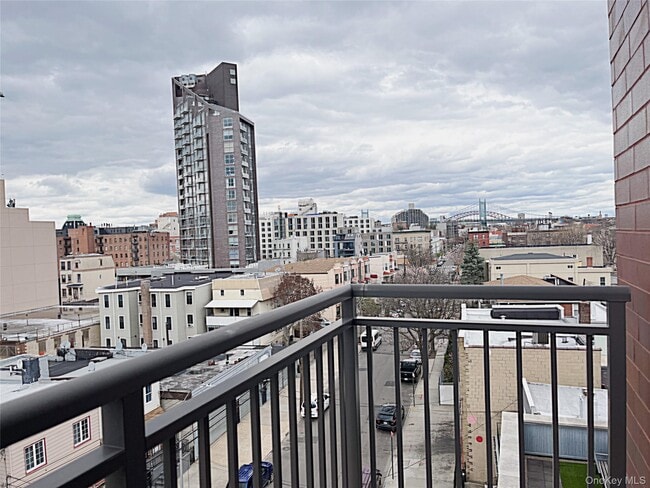 Building Photo - 12-15-15 Broadway