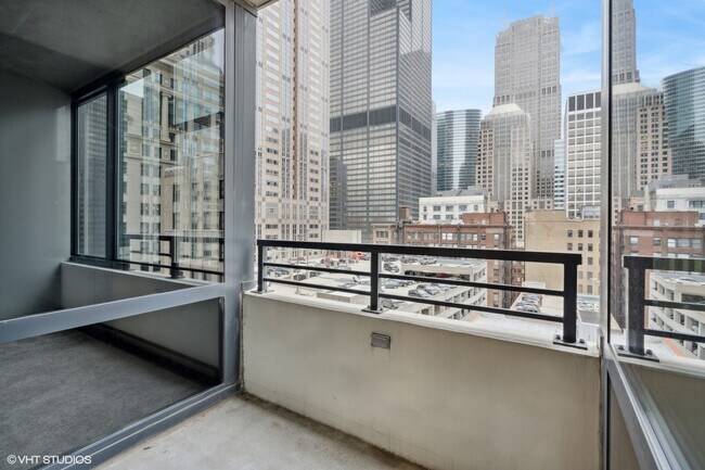 Building Photo - 235 W Van Buren St